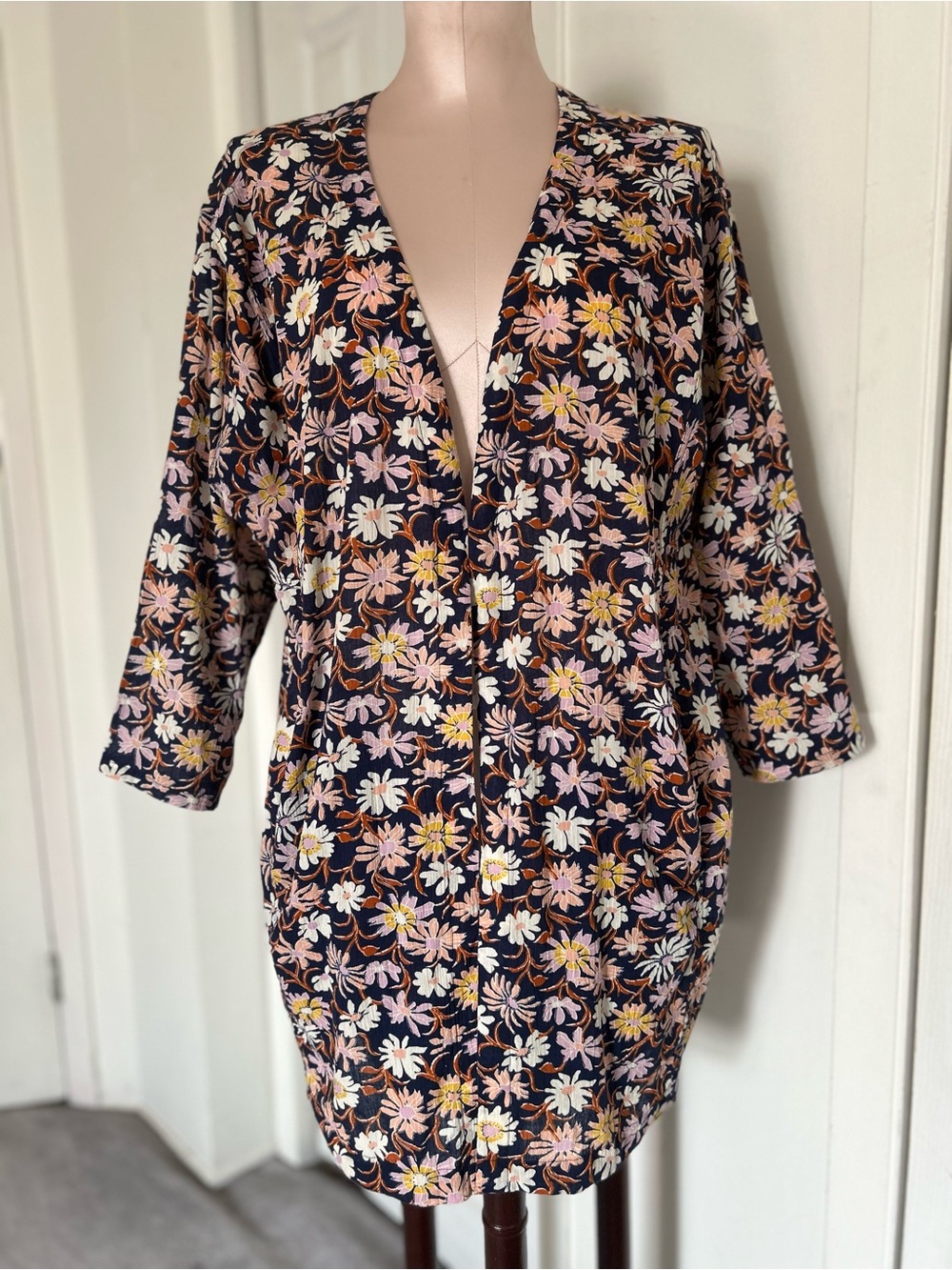 Madewell Cotton Navy Floral Open-Front Kimono beach coverup with side pockets